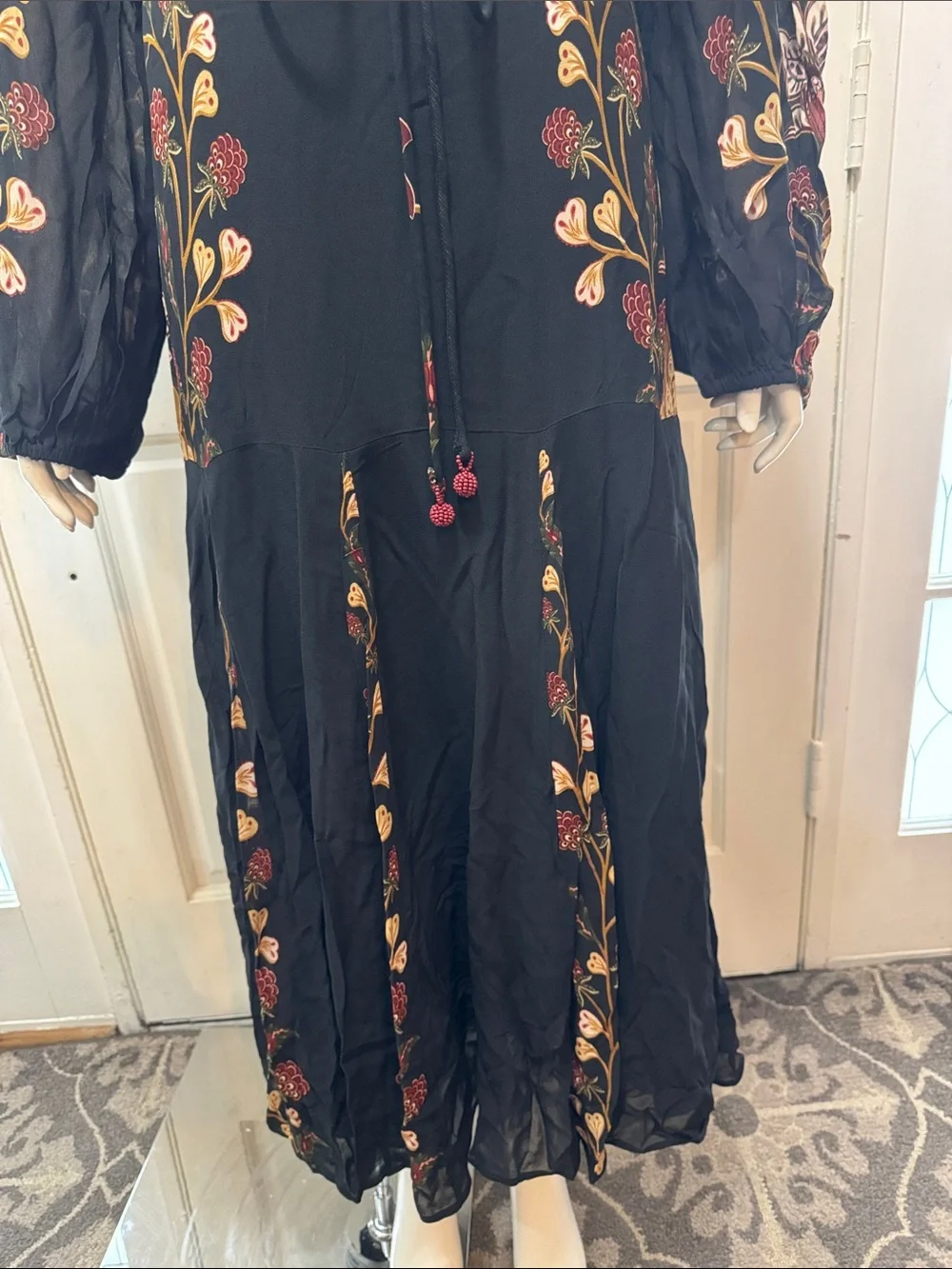 FARM Rio Berry Garden Black Maxi Floral Embroidery Long Sleeves Dress Sz XLarge - Picture 6 of 16
